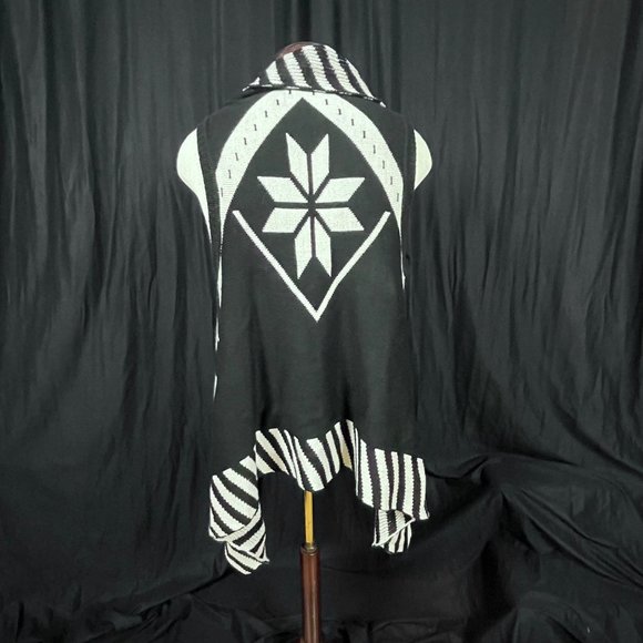 John Paul Richards Sleeveless Aztec/Southwestern Cardigan Vest‎ size 1X - Picture 3 of 5